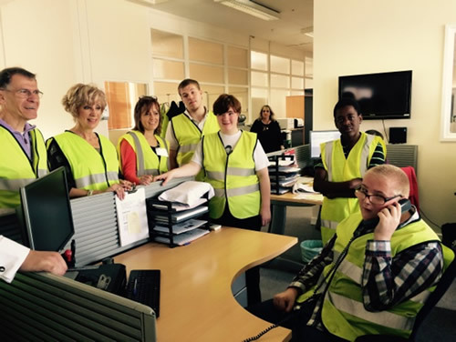 Manor Green School’s pupil and staff visit to CLEAN laundry service was a resounding success - News - CLEAN Services