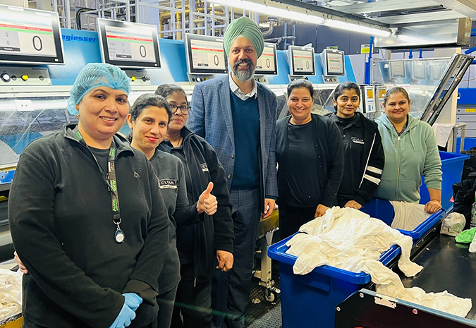 Slough MP Tan Dhesi gains insight into the commercial laundry industry, a silent powerhouse of the UK economy - News - CLEAN Services